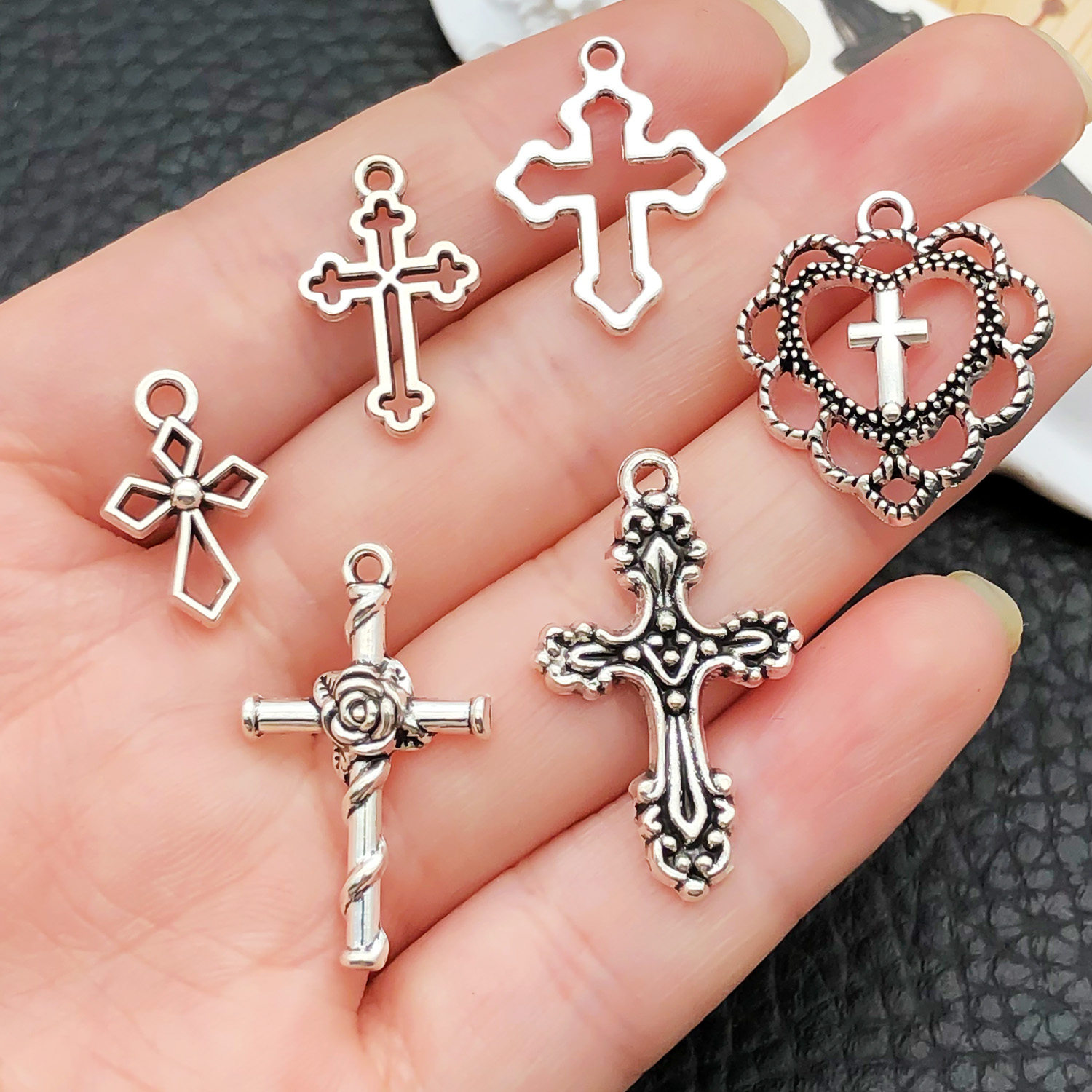 52 szt. Różne wisiorki krzyżow – Jewelry Making Tutorial recenzja i cena